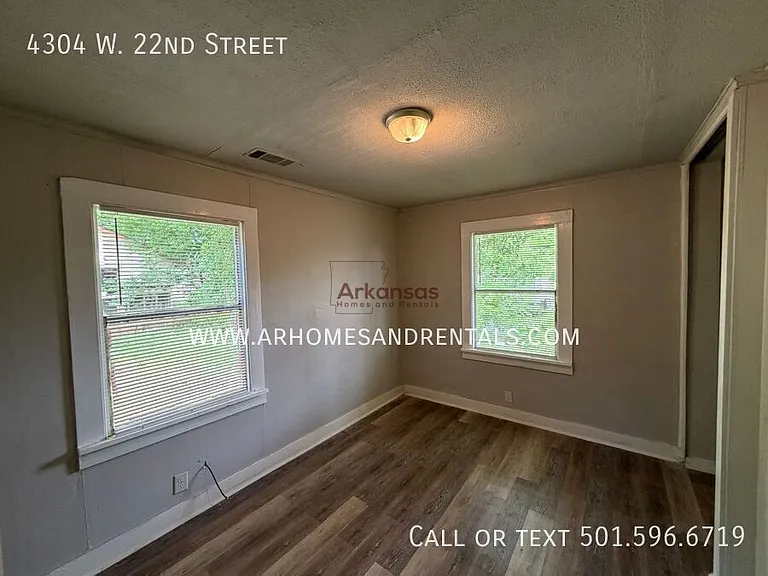 4304 W 22nd St — Photo 10