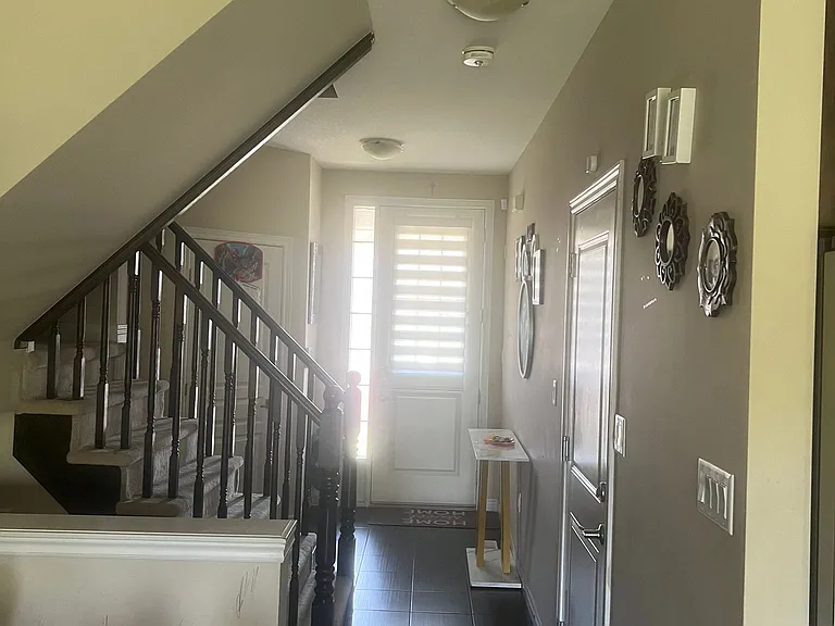 73 Dodman Cres — Photo 4