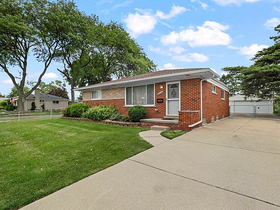 2nd image of 28450 Suburban Dr