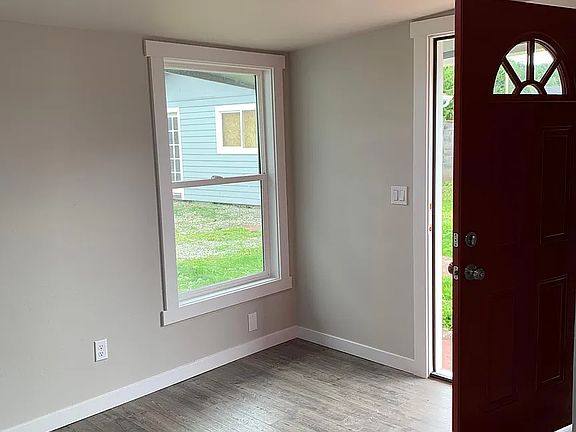 3rd image of 5501 108th Avenue Ct E