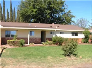 2373 Railroad Ave photo 1