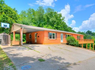 424 Cherry St, Pulaski, VA 24301