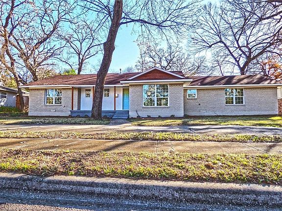 2nd image of 2832 W Kiest Blvd