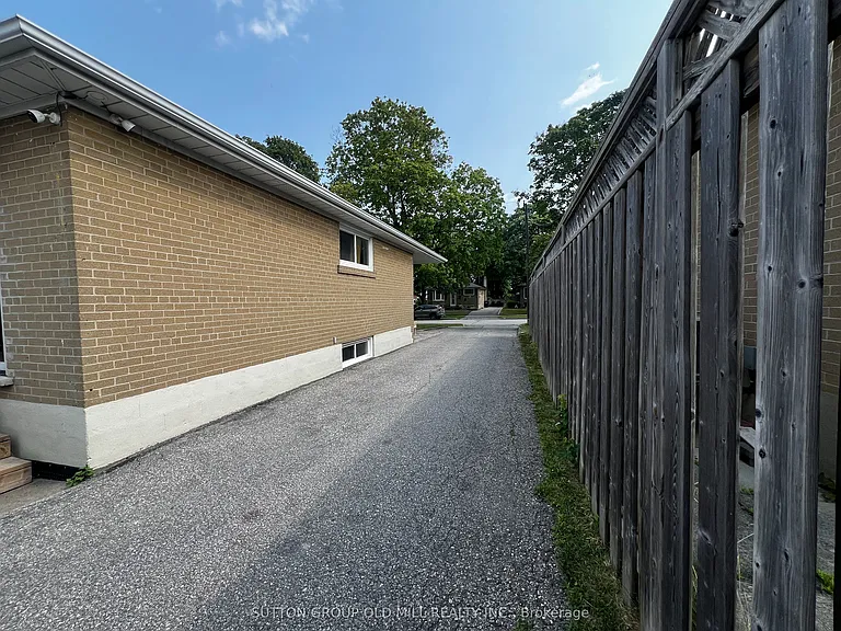 126 Rangoon Rd #BASEMENT — Photo 4