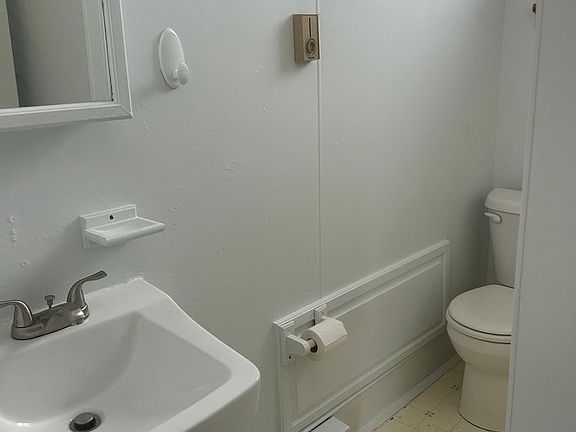 4th image of 25 W Pomfret St #10