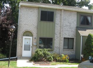 1201 Valley Dr, West Chester, PA 19382