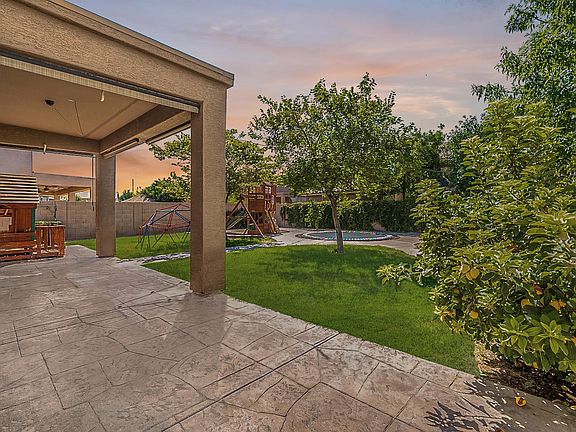 3rd image of 835 E Sun Valley Farms Ln