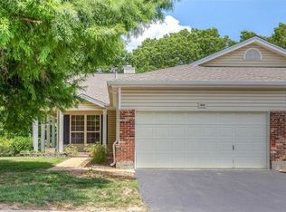 844 Woodside Trails Dr, Ballwin, MO 63021