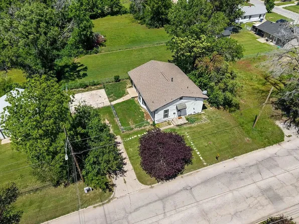 2908 W 9th St N, Wichita, KS 67203