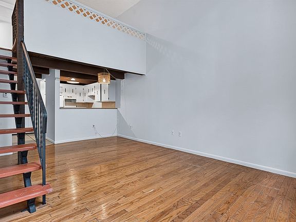 4th image of 993 Massachusetts Ave APT 113