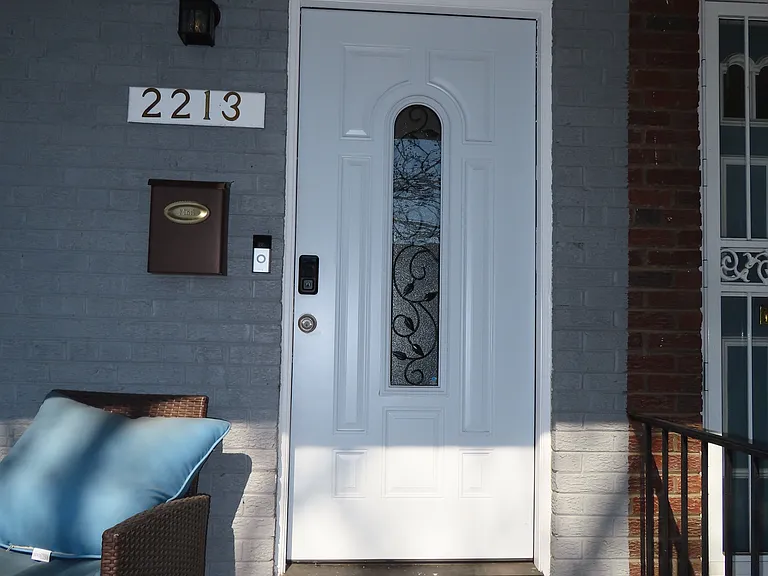 2213 13th St NE — Photo 2