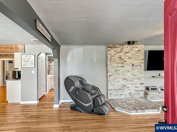 2nd image of 1765 Montrose Ave NW