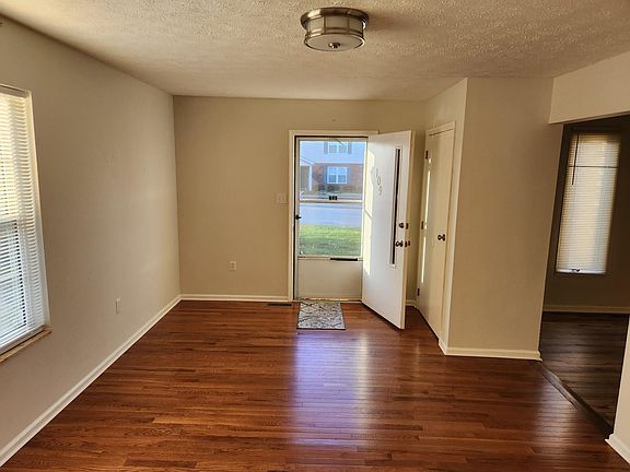 2nd image of 109 Bourbon Hills Dr