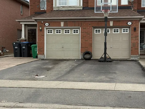 29 Herdwick St, Brampton, ON L6S 6L6