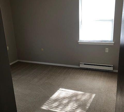 5th image of 65 Buckingham Dr