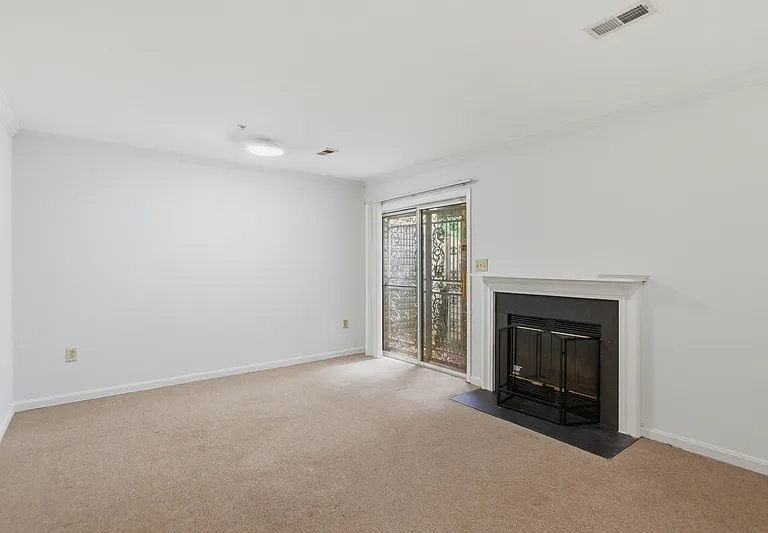 1033 Higgins Way #1 — Photo 14