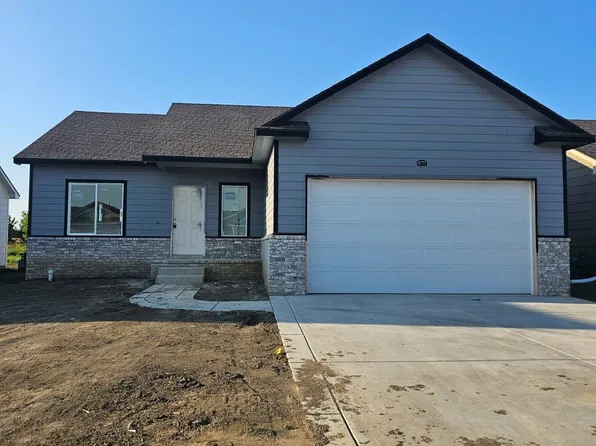 8777 E Summerside Pl, Wichita, KS 67226