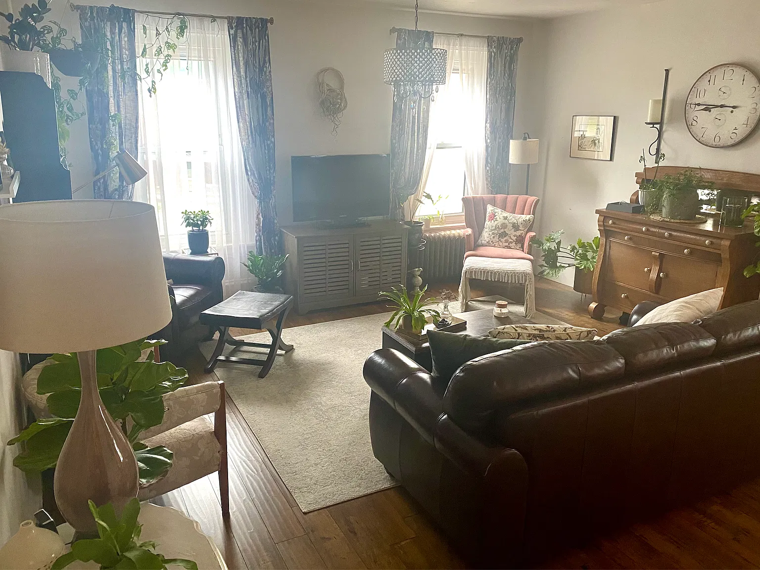 2 bed, 900 sqft, $2,390 — Photo 2