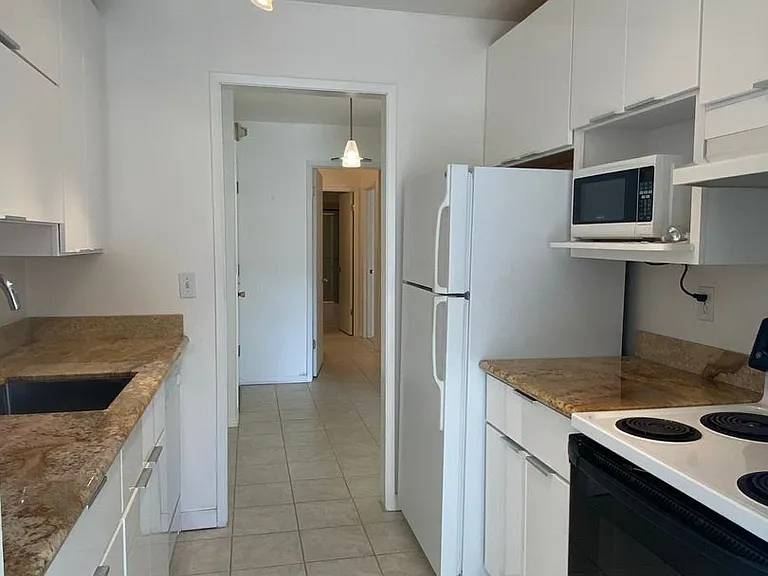 6 Admiral Dr #388 — Photo 5