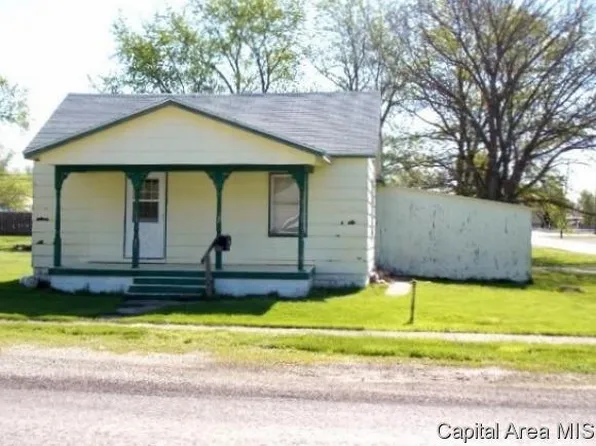 230 S Dye St, Virden, IL 62690