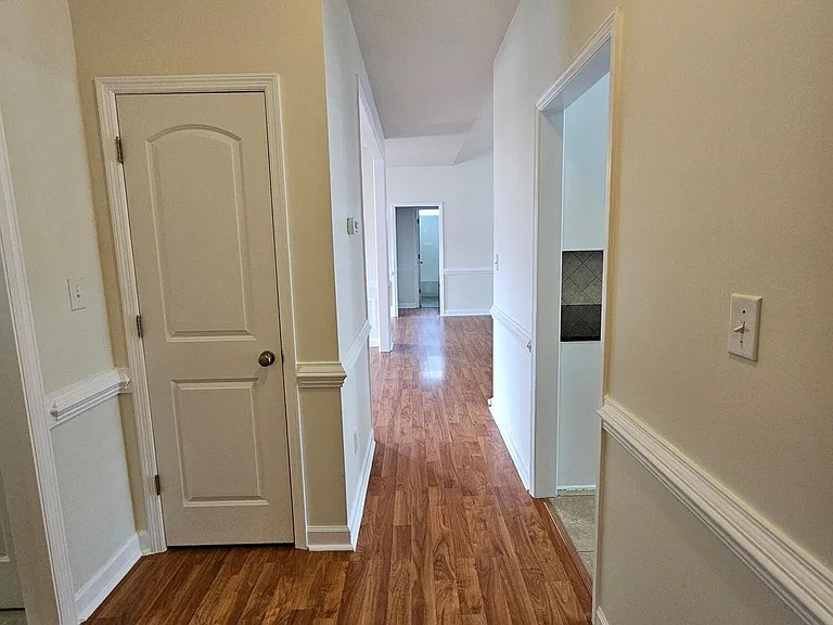 202 Winson Green Ln — Photo 11