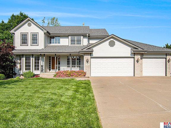 3rd image of 652 Caribou Cir