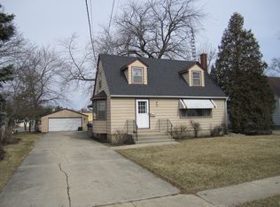 309 E Sunset Pl, Dekalb, IL 60115