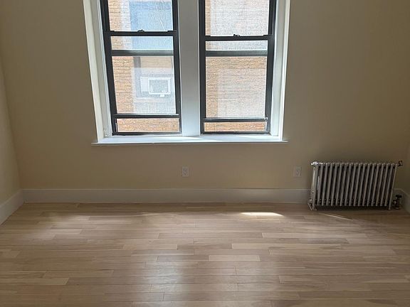 5th image of 520 W 213th St Unit 1B