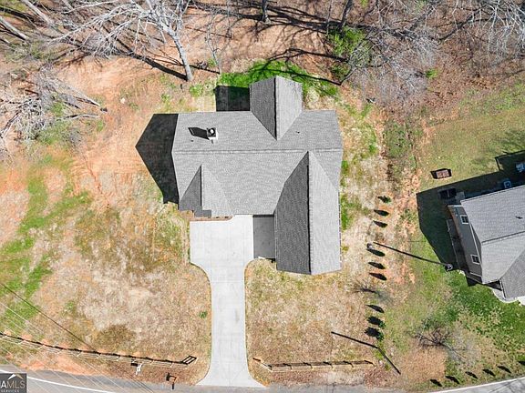 2nd image of 2020 Darby Rd