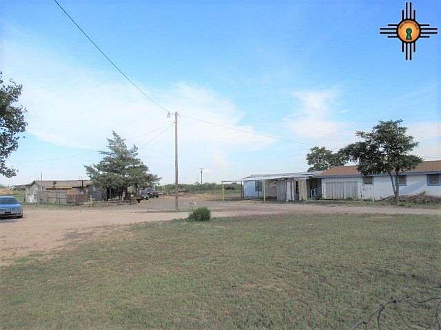 2nd image of 810 S Landfill Rd