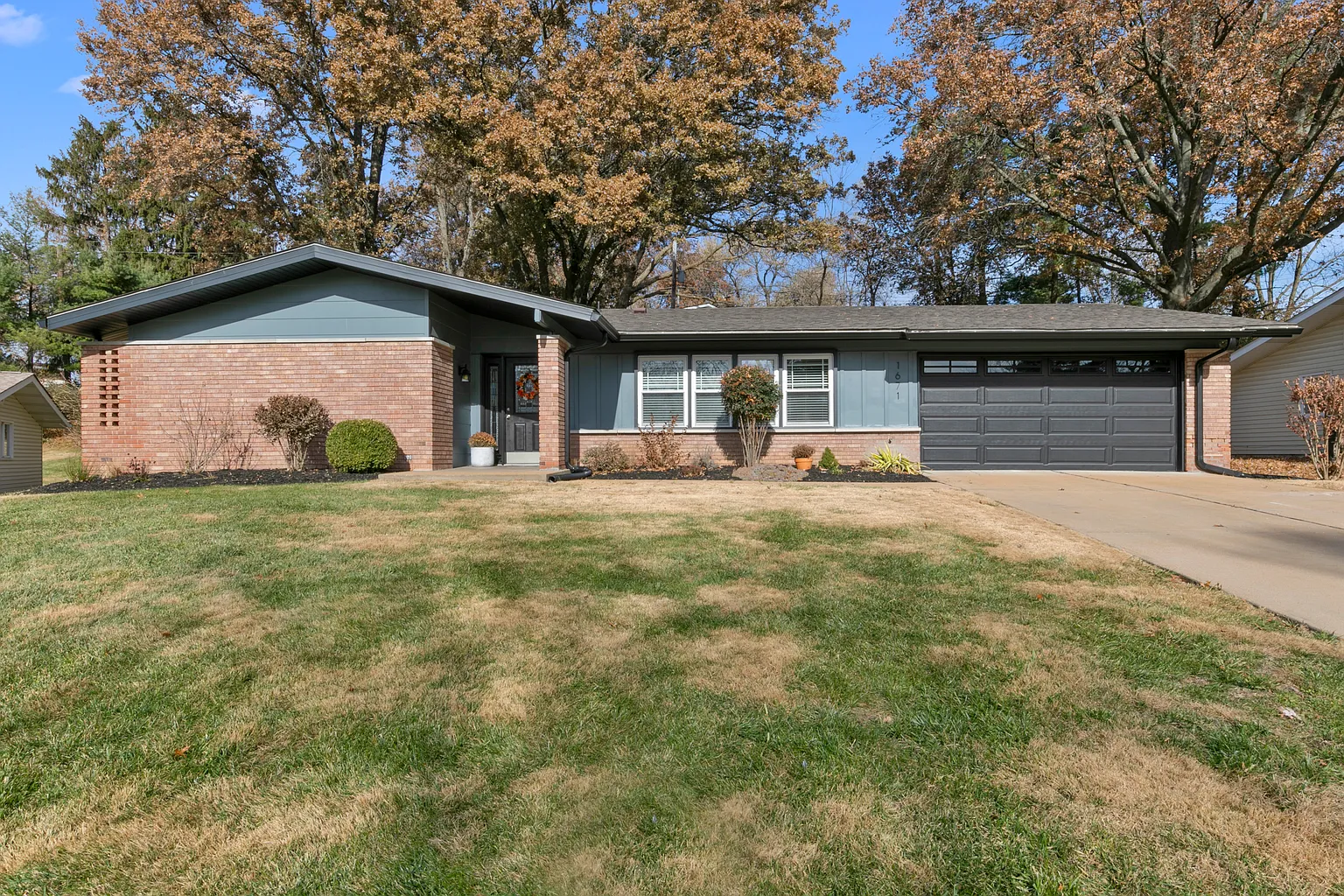 1671 Pepperwood Dr photo 1