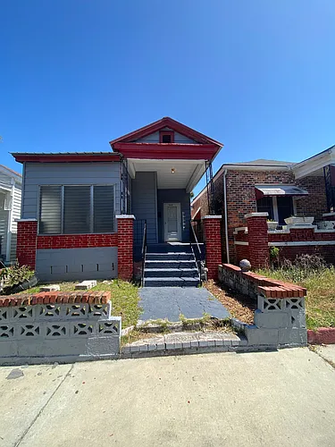 1018 W 37th St Photo 1