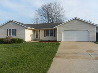 2107 Karen St, Vandalia, IL 62471