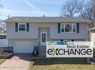 920 5th St #A, Hampton, IL 61256