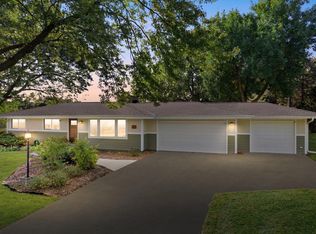 21525 Belgren Rd, Waukesha, WI 53186