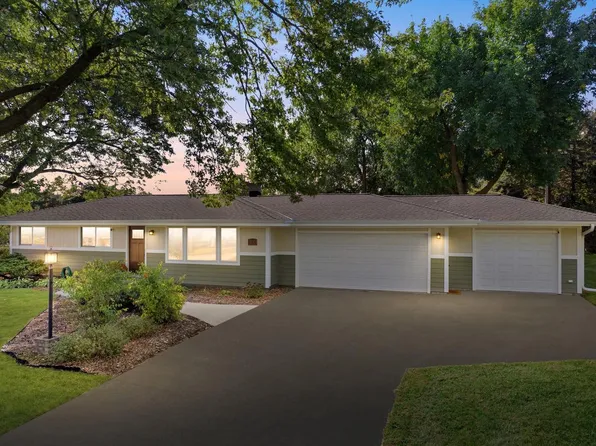 21525 Belgren ROAD, Waukesha, WI 53186
