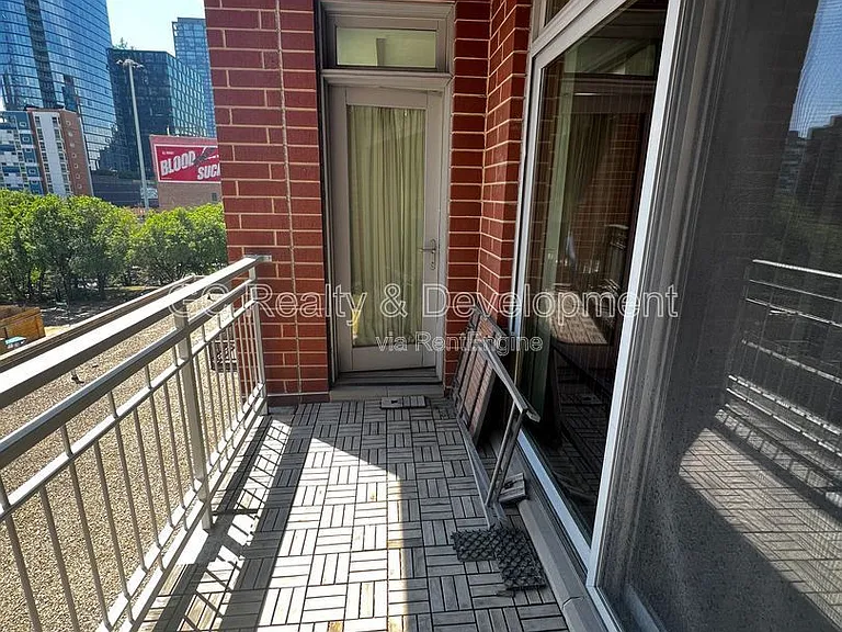 657 W Fulton St #402 — Photo 24