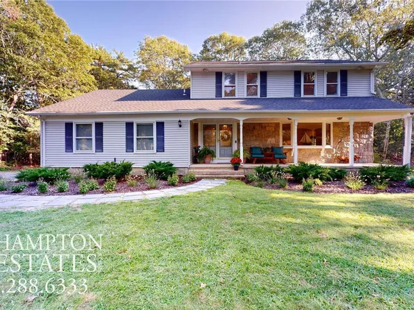 21 Bellows Terrace Rd, Hampton Bays, NY 11946