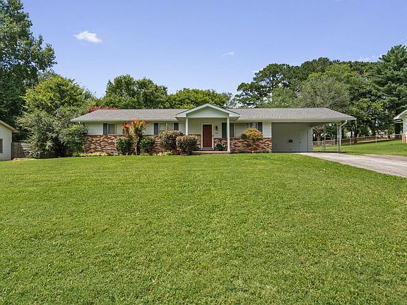 3rd image of 3909 Sycamore Dr NW