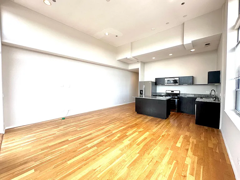 2157 N Damen Ave #305 — Photo 3
