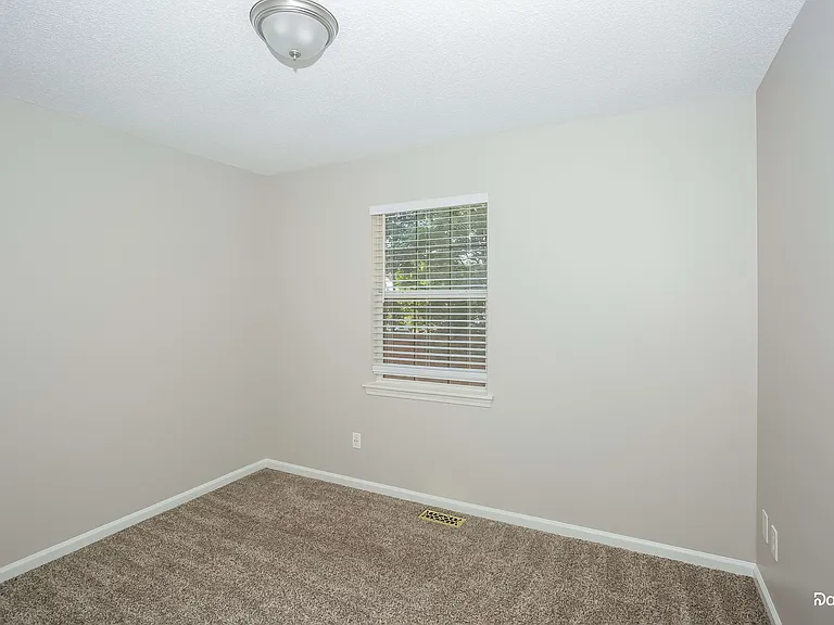 2915 Canary Ct — Photo 9