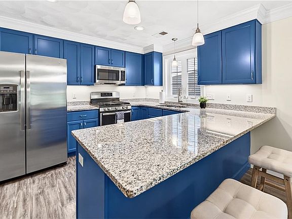 2nd image of 26 Rivers Edge Dr