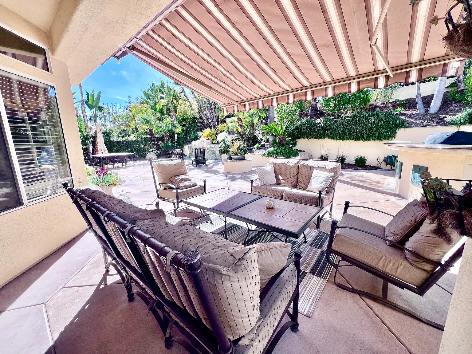 4 bed, 3.5 bath, 3500 sqft, $13,000 — Photo 4