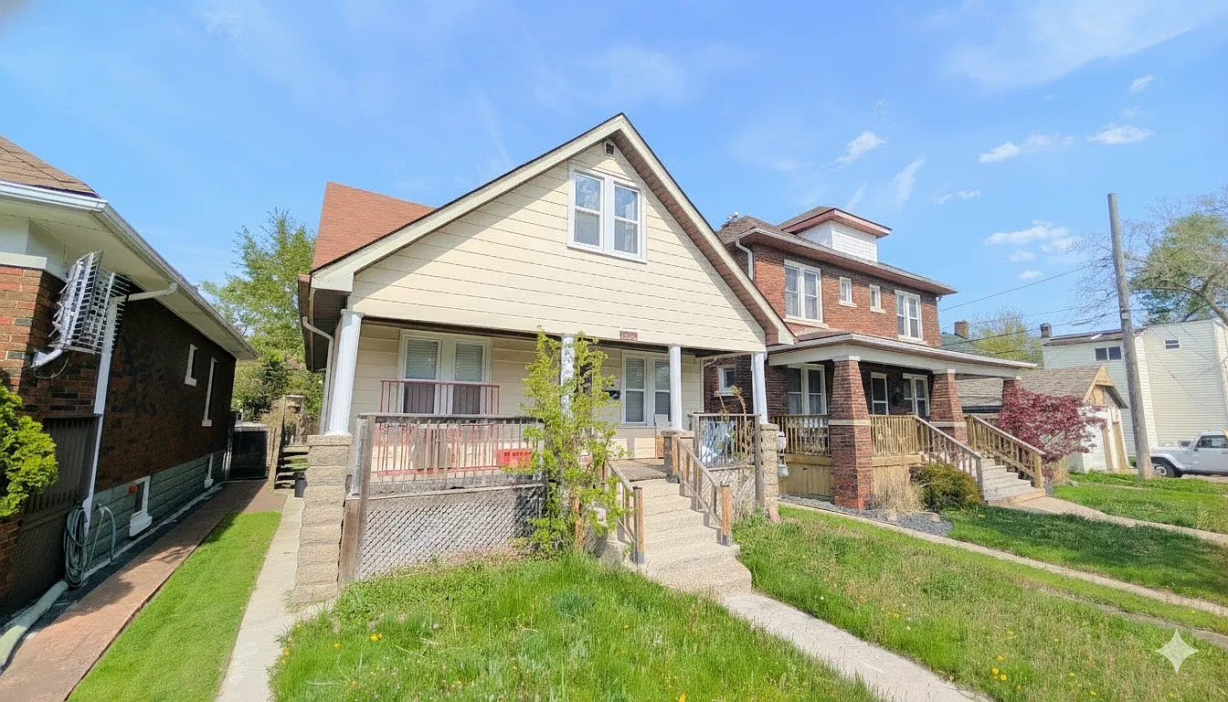 1580 Dufferin - Upper — Photo 1