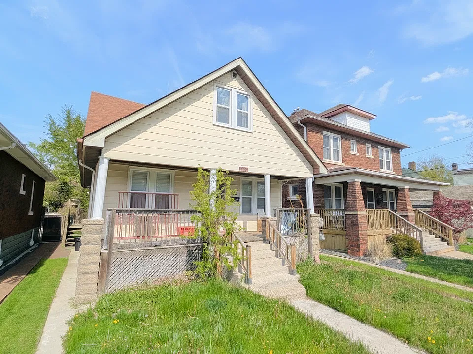 1580 Dufferin Pl