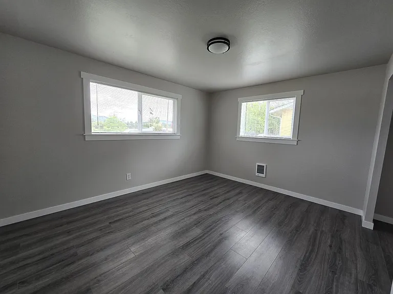 2585 W Bradford Ct — Photo 7