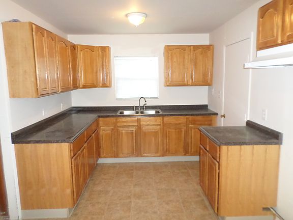 5th image of 1521 Faye St