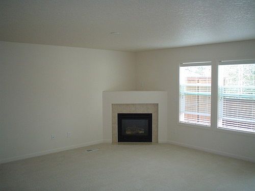 5th image of 3323 Bali St NE