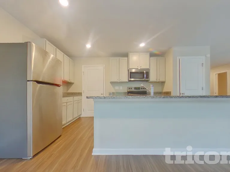 561 Fairview Oak Pl — Photo 4