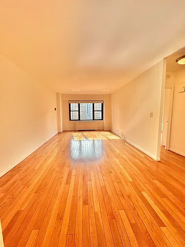 20 W 64th St Photo 1